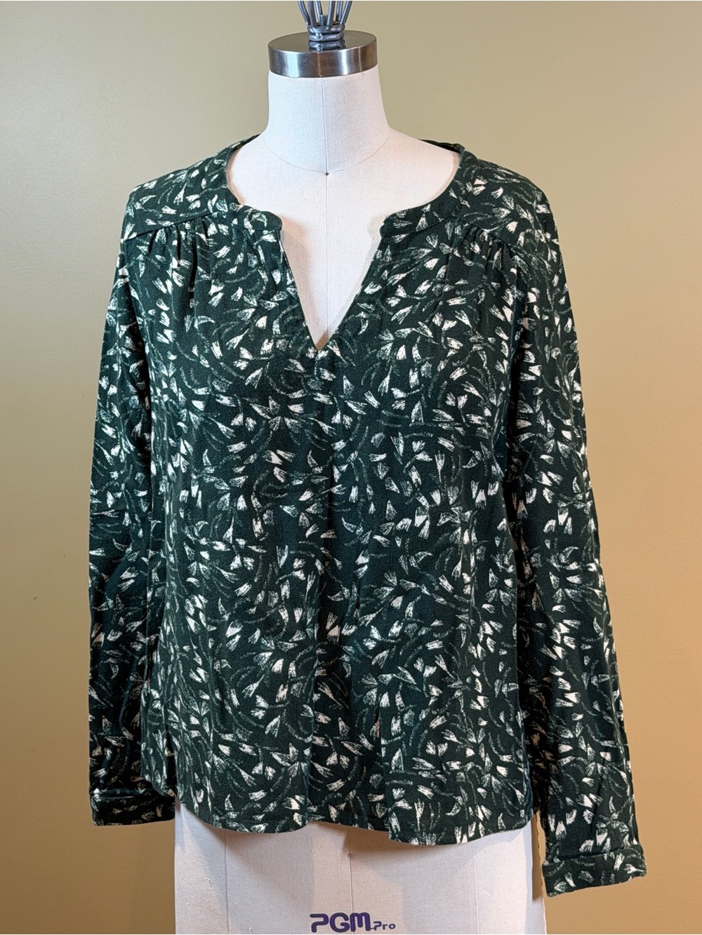 Pact Abstract Print Blouse Split Neck Long Sleeve Organic Cotton Women's M green